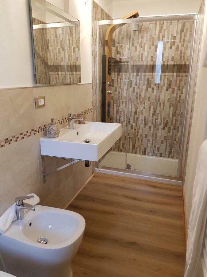 Гостевой дом Cascina Ghitin Relais Асти Экстерьер фото